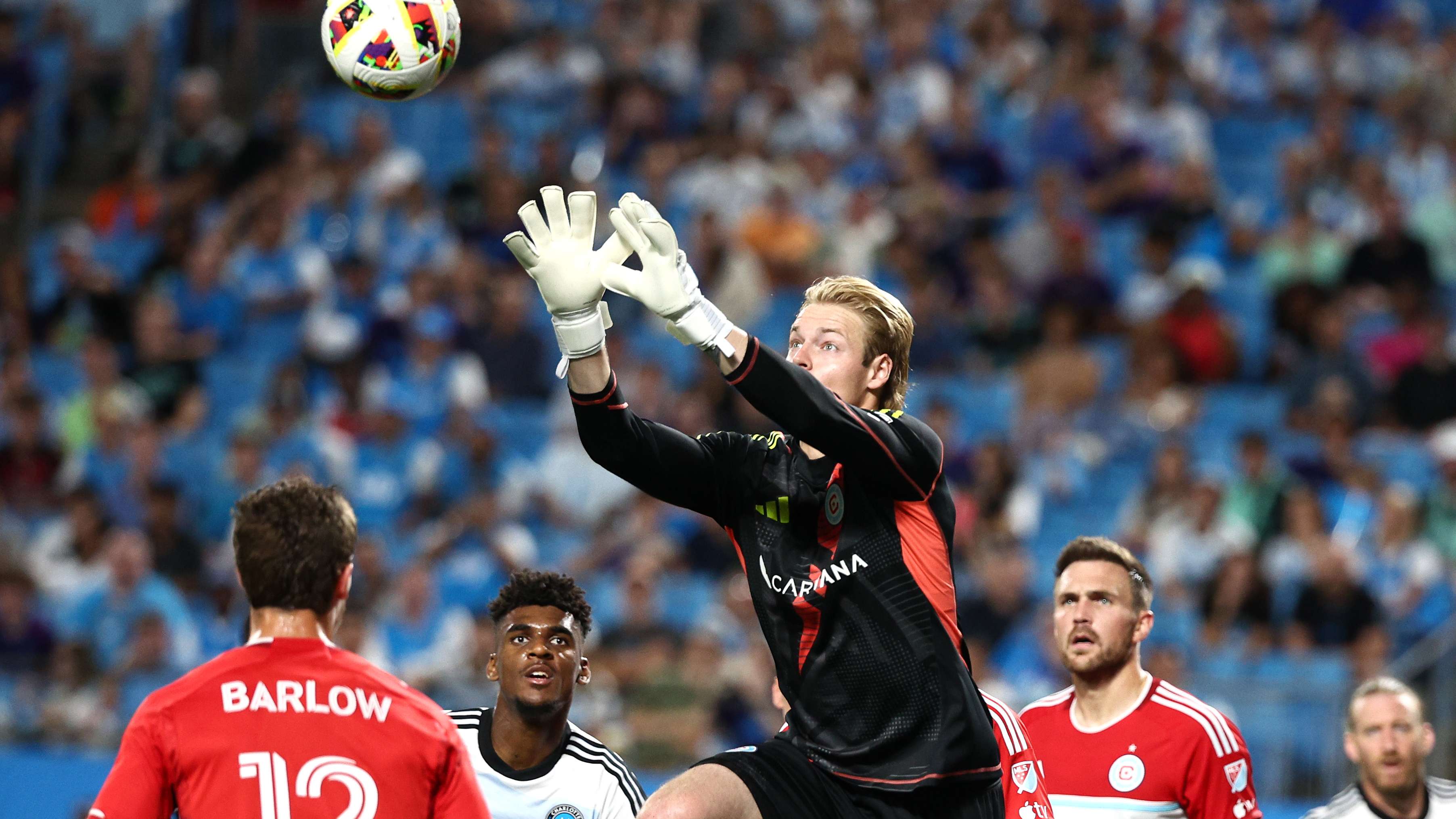 马丁内斯扑点球的成功率分析及其在比赛中的关键表现